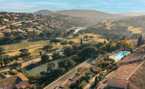 Bel appartement, terrasse, piscine, vue sur Golf
